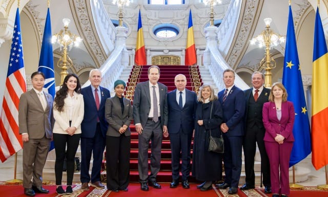 Șah-mat pentru izolaționiști: Parteneriatul strategic dintre SUA și România consolidat prin vizita la București a delegației Congresului