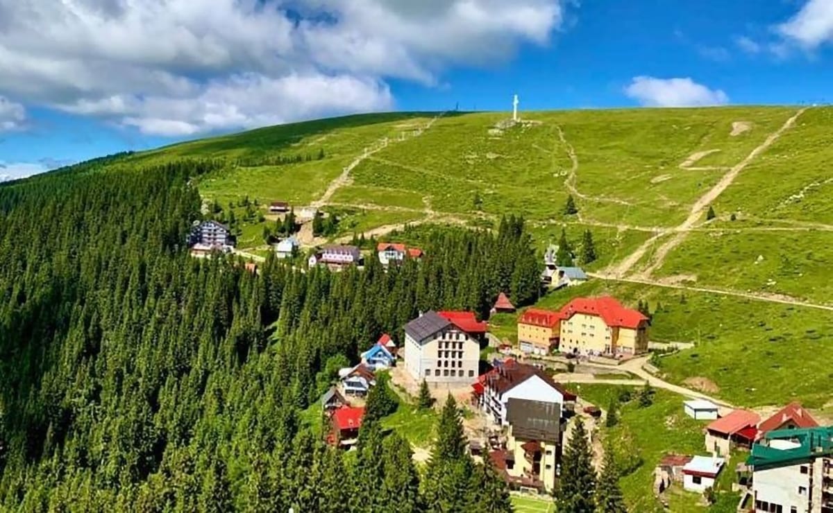 O nouă alternativă de trafic spre Muntele Mic: Modernizarea drumului Borlova – Muntele Mic, proiect de 16 Milioane de Lei