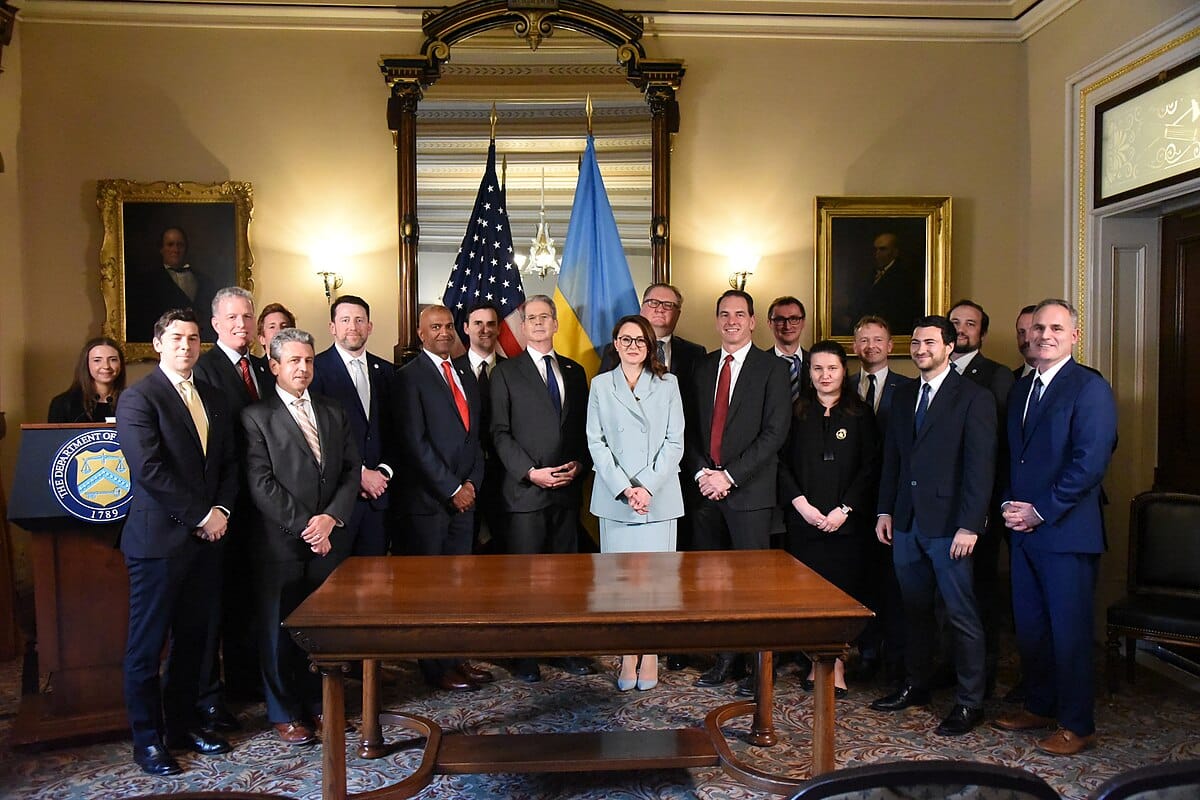 A fost semnat acordul SUA-Ucraina: Semnificația Parteneriatului Strategic pentru Reconstrucție și Securitate