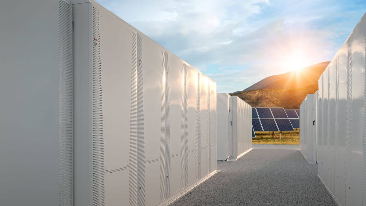 Caraș-Severin va avea una dintre cele mai mari baterii de stocare din România, de 98 MW, instalată de compania SIMTEL