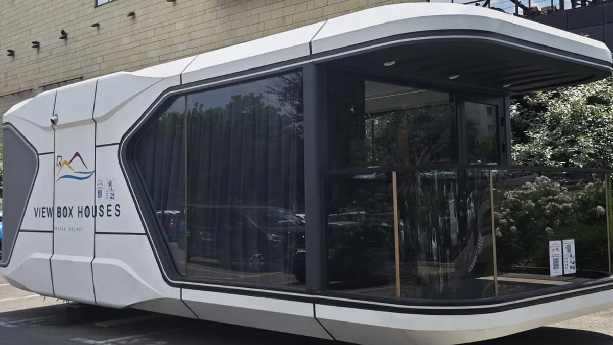 View Box Houses: Trei antreprenori români aduc în Europa revoluția caselor modulare fabricate în China