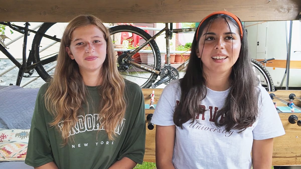 Aventuri pe 2 roți: Luisa și Tabita, două fete din Caraș-Severin străbat România pe bicicletă – 1.400 km în 30 de zile, pe Via Transilvanica (+VIDEO)