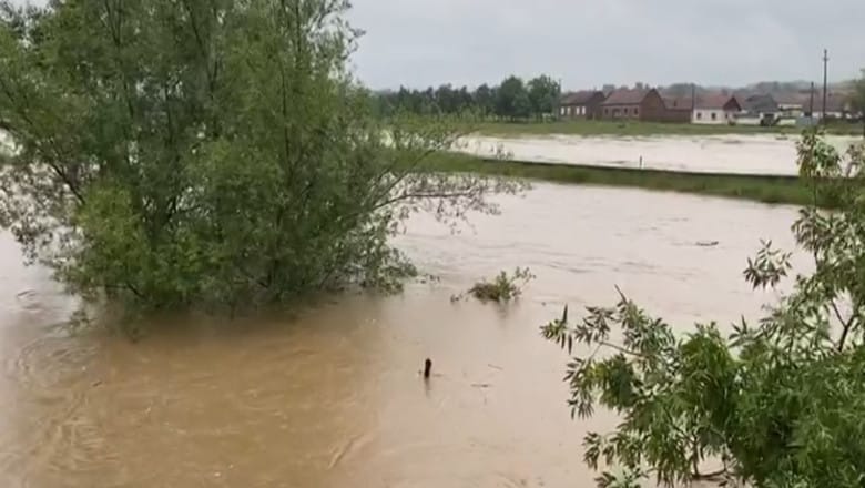 Cod de inundații pentru județele Caraș-Severin și Hunedoara! Avertizare de viituri rapide și inundații locale