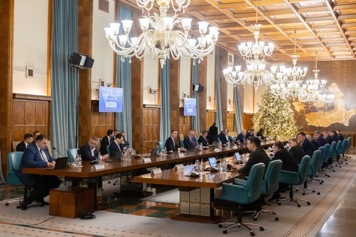 „Premierul NORDIS trebuie să plece!”: Poate opoziția să răstoarne Guvernul Ciolacu?