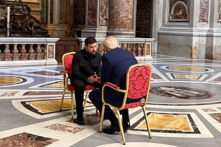 Trump - Zelenski, la Vatican: O întâlnire simbolică cu potențial de a deveni istorică