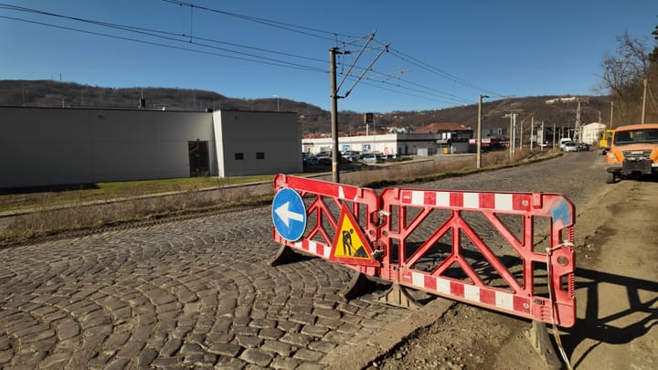 Primăria Reșița reabilitează strada Mociur, legătura vitală între strada Fântânilor și noul drum cu 4 benzi