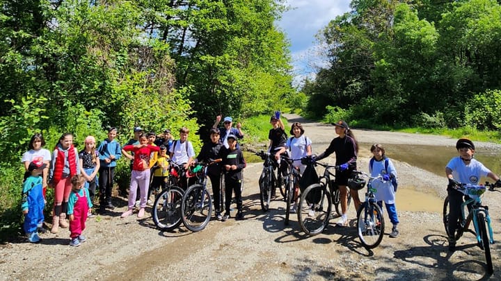 Alin Ușeriu și voluntarii din Oțelu Roșu: Cum a devenit Ziua Bună un simbol al unității pe Via Transilvanica