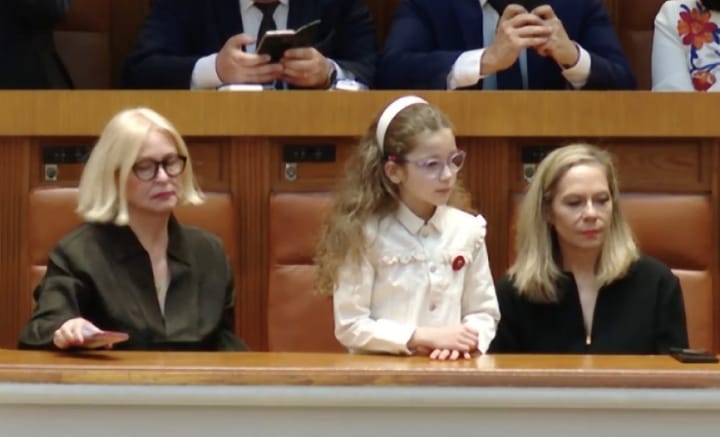 O zi istorică pentru România: Învestirea lui Nicușor Dan și simbolismul unității