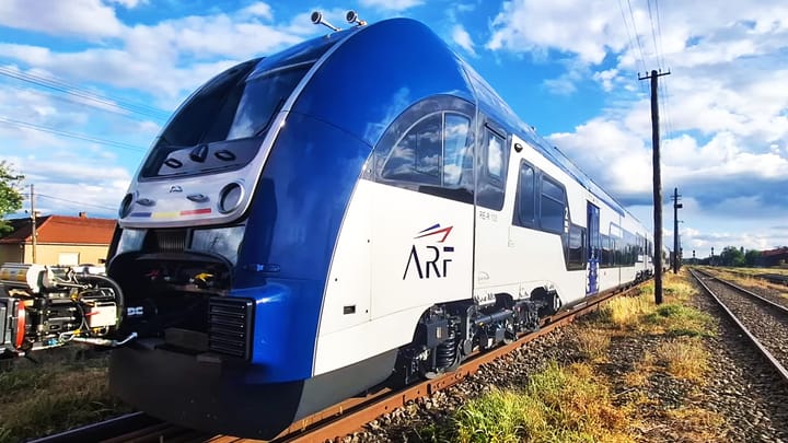 PESA a livrat primul tren regional pentru România: Un pas important în modernizarea transportului feroviar