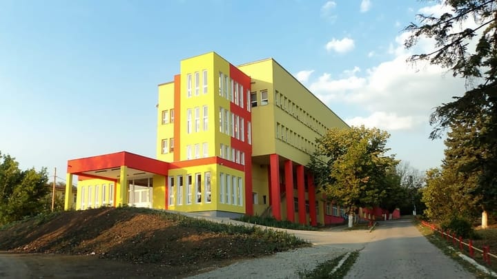 Procurorii EPPO au descins la Oravița: Anchetă într-un dosar de fraudă cu 2 milioane euro pentru sisteme medicale fantomă