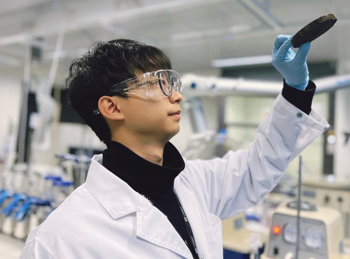 O soluție revoluționară pentru criza apei: Nanomaterialul care transformă aerul în apă potabilă