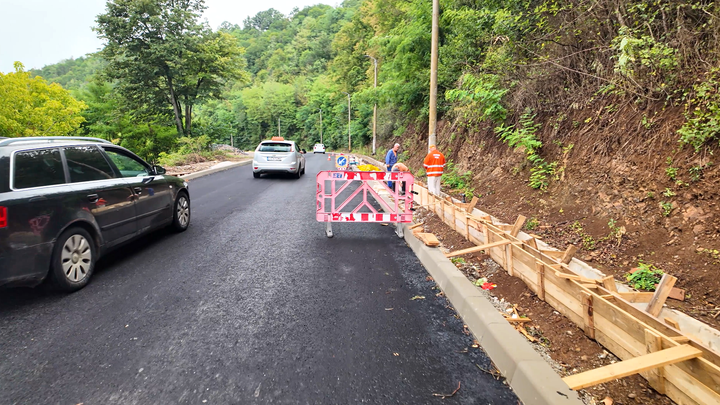 Reșița: Drumul de acces în zona Mociur a fost redeschis pentru trafic, urmează lucrările finale