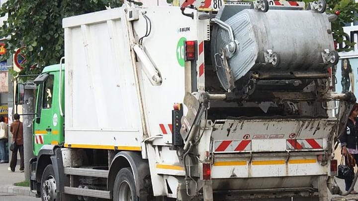 Taxa de salubrizare, noul lux al românilor. De la Oțelu Roșu la Iași, cât costă gunoiul pe cap de locuitor