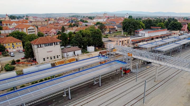 Stația CF Lugoj redevine funcțională după modernizare: Peroane moderne, linii electrice și pasarele pietonale