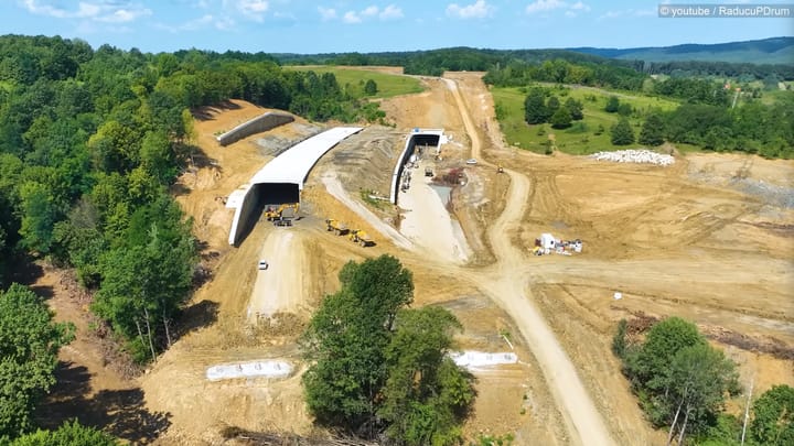 Tunelurile de pe lotul Margina-Holdea. Foto @ youtube / RaducuPDrum