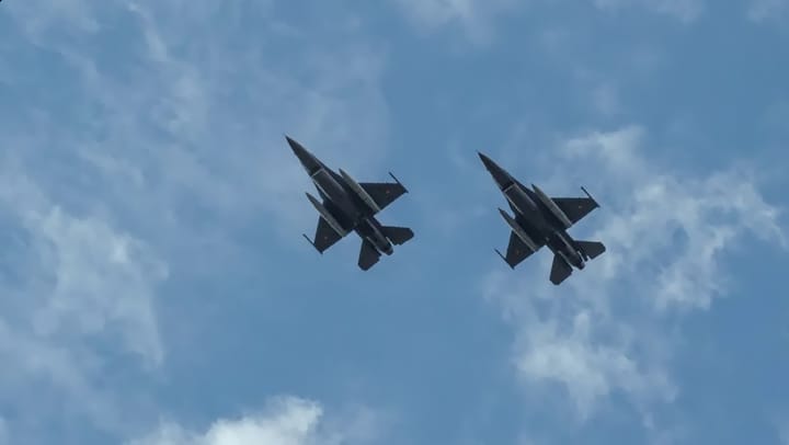 Dronă interceptată în spațiul aerian al României. Avioane F-16 ridicate de la Baza Fetești au urmărit obiectivul