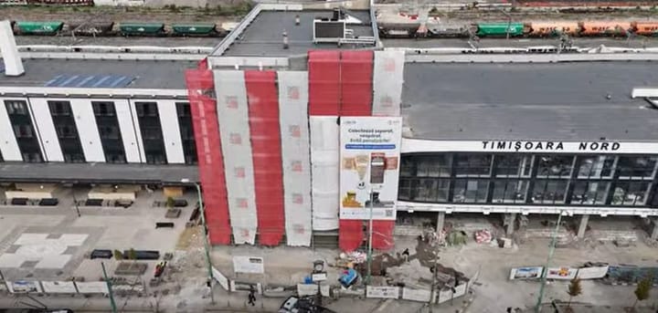 Șantierul din Gara Timișoara Nord: Lucrări intensive pe două fronturi, de la fațade la pasarele