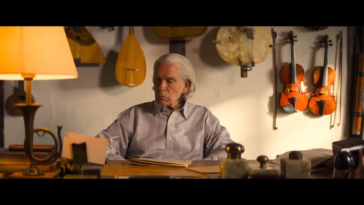 De la Hollywood în România: Actorul John Malkovich a aflat că este 43% român, chiar când îl interpreta pe Sergiu Celibidache în „Cravata Galbenă”